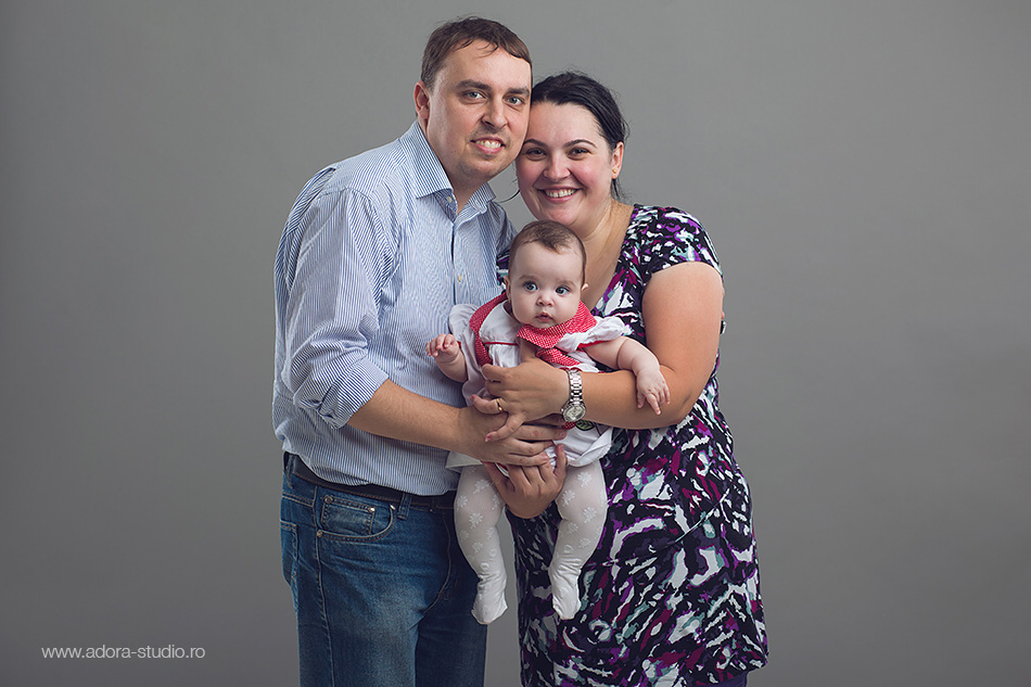 Irina si familia sa sesiune foto studio